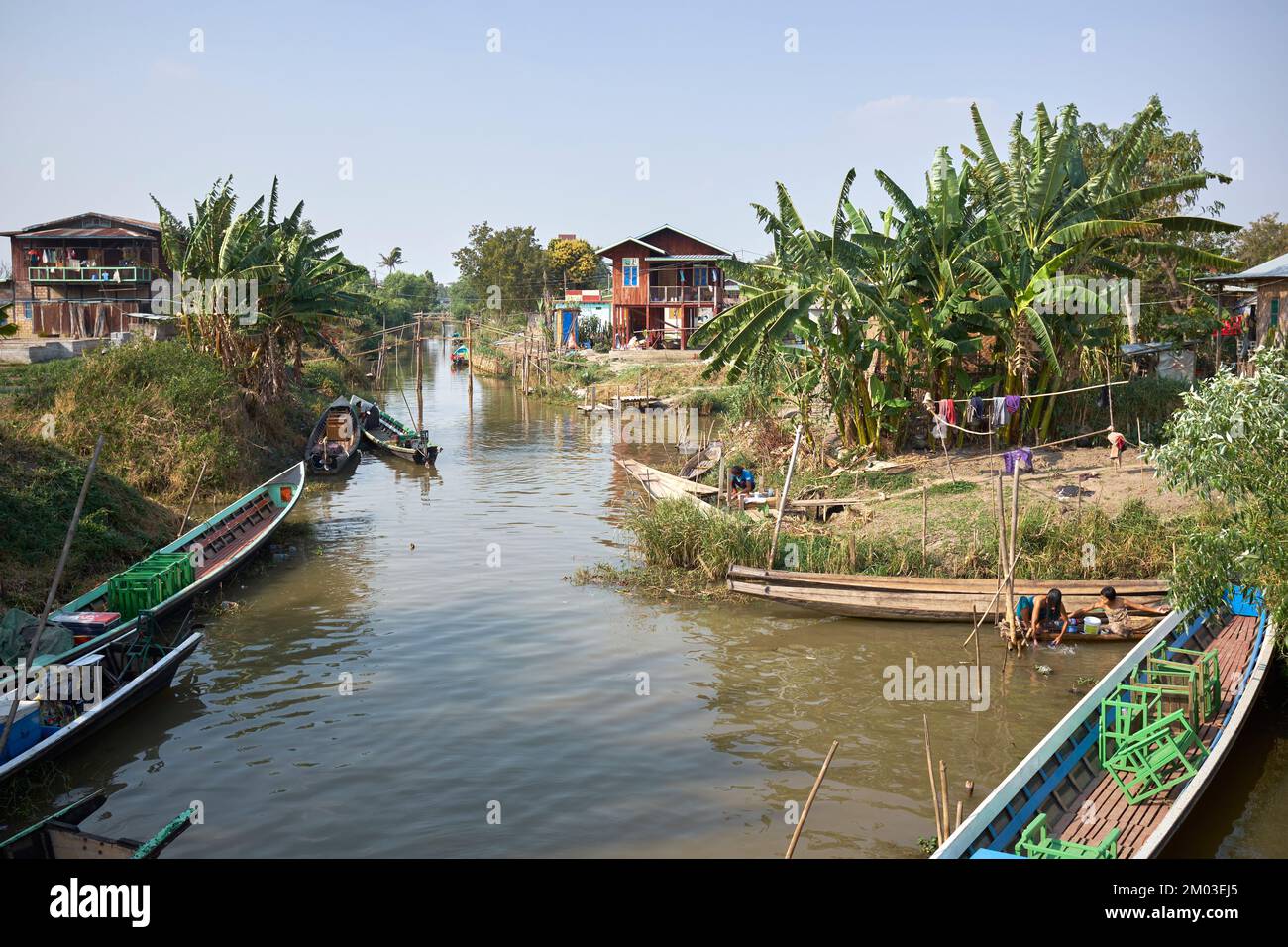 Villaggio vicino Nyaung Schwe Inle Lago Myanmar Foto Stock