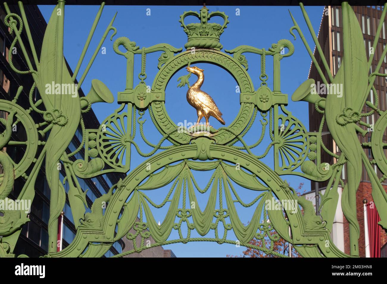 Dettaglio da Liverpool Sailors casa porte su Paradise Street, Liverpool One, Inghilterra UK Foto Stock