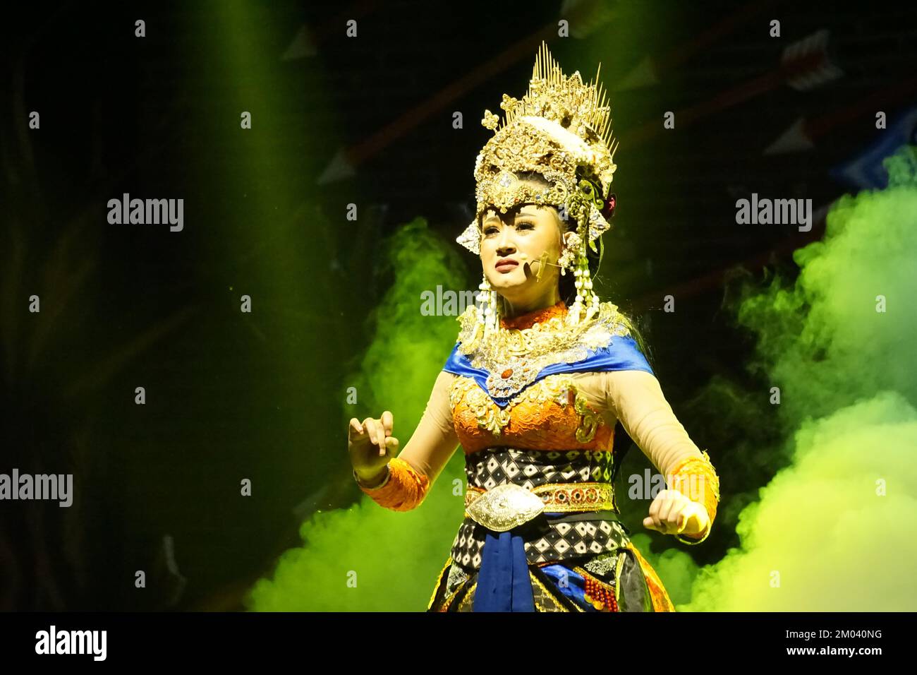 Il teatro di kresnayana con il titolo di Krishna harimurti (Krishna, maestro di leader) Foto Stock