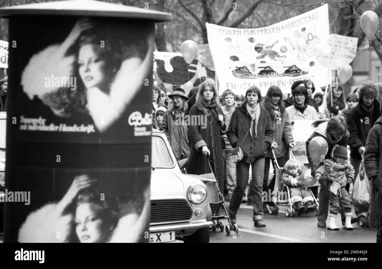 Manifestazione di donne e uomini in occasione della Giornata internazionale della donna, 07.03.1981 a Düsseldorf, Germania, Europa Foto Stock