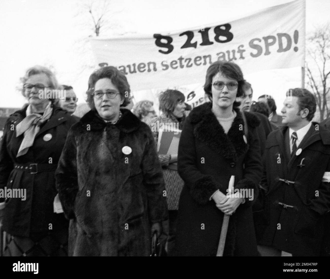 XuLa donna protesta del DOCUP, del DGB e del DKP contro l'aborto paragrafo 218 del 26.2.1975 a Bonn, Germania, Europa Foto Stock