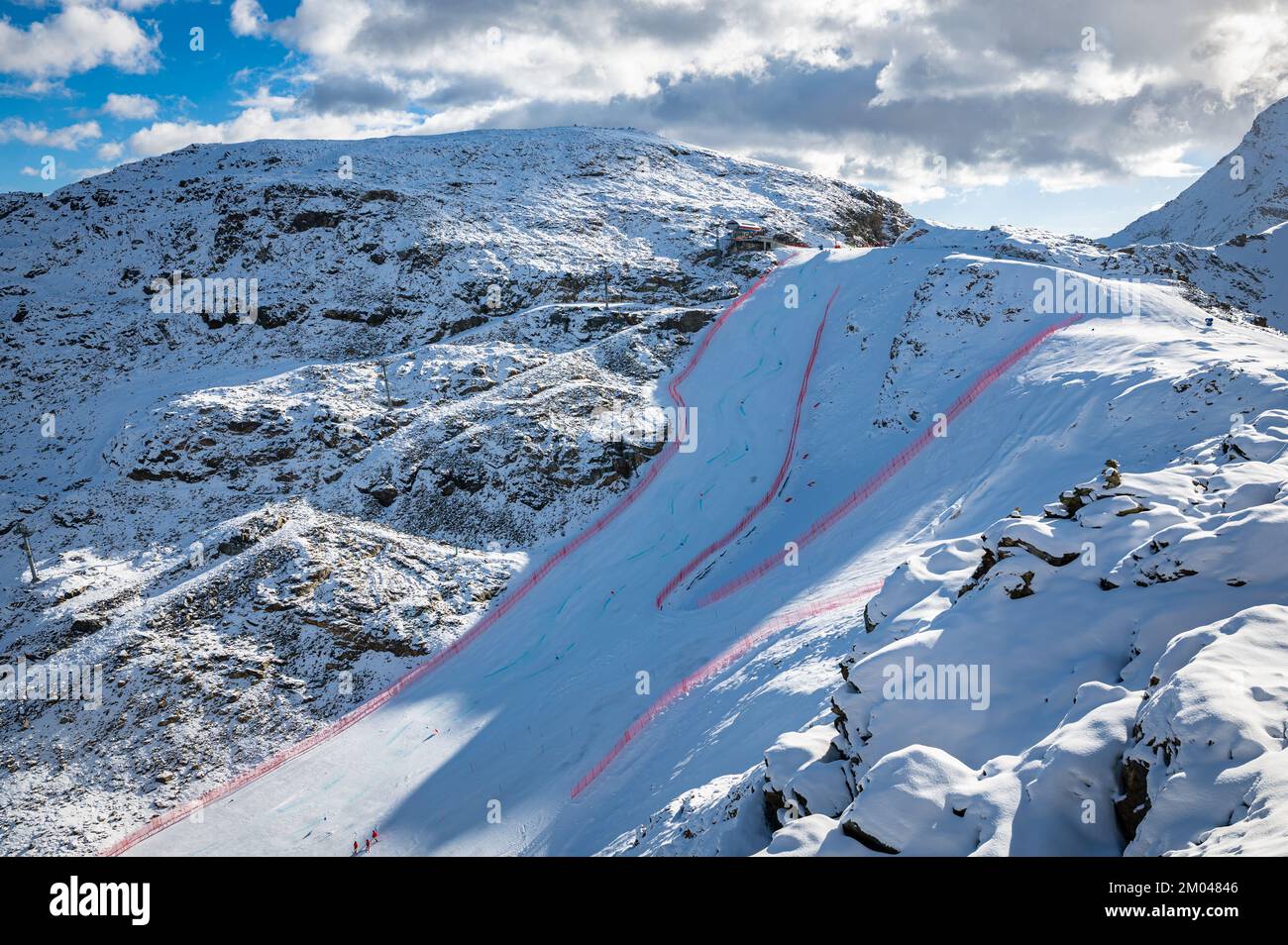 Piste sciistiche presso la stazione di montagna Diavolezza, vicino a Pontresina, nelle Alpi svizzere Foto Stock