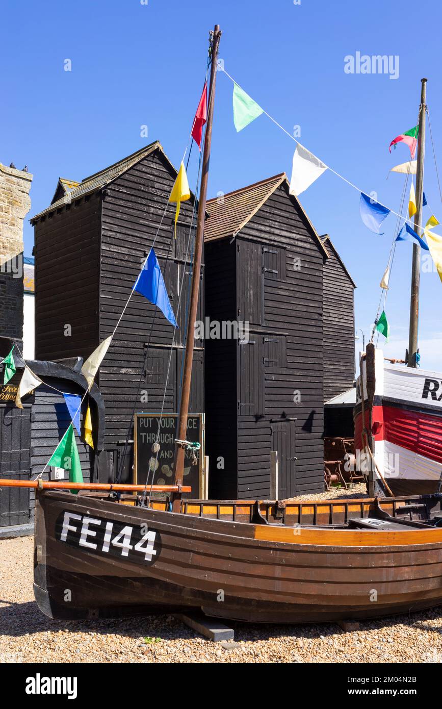 Hastings Fishermen's Museum e tradizionali capanne a rete nera Hasting's Net Shops on the Stade Hastings Old Town Hastings East Sussex England UK GB Foto Stock