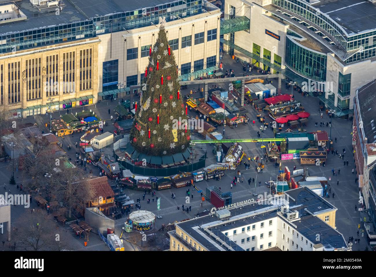 Luftbild, Deutschland größter Weihnachtsbaum auf dem Hansaplatz in der City a Dortmund, Ruhrgebiet, Nordrhein-Westfalen, Deutschland, DE, Dortmund, Foto Stock