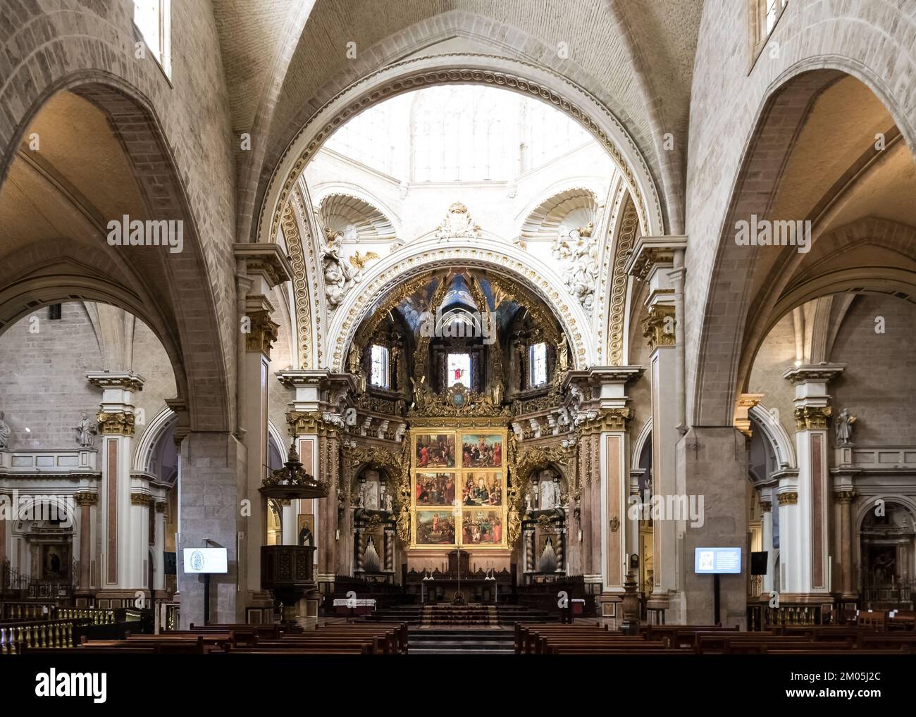 Dettaglio architettonico della Cattedrale di Valencia, conosciuta anche come Cattedrale di Santa Maria, una chiesa cattolica romana nel centro storico della città Foto Stock