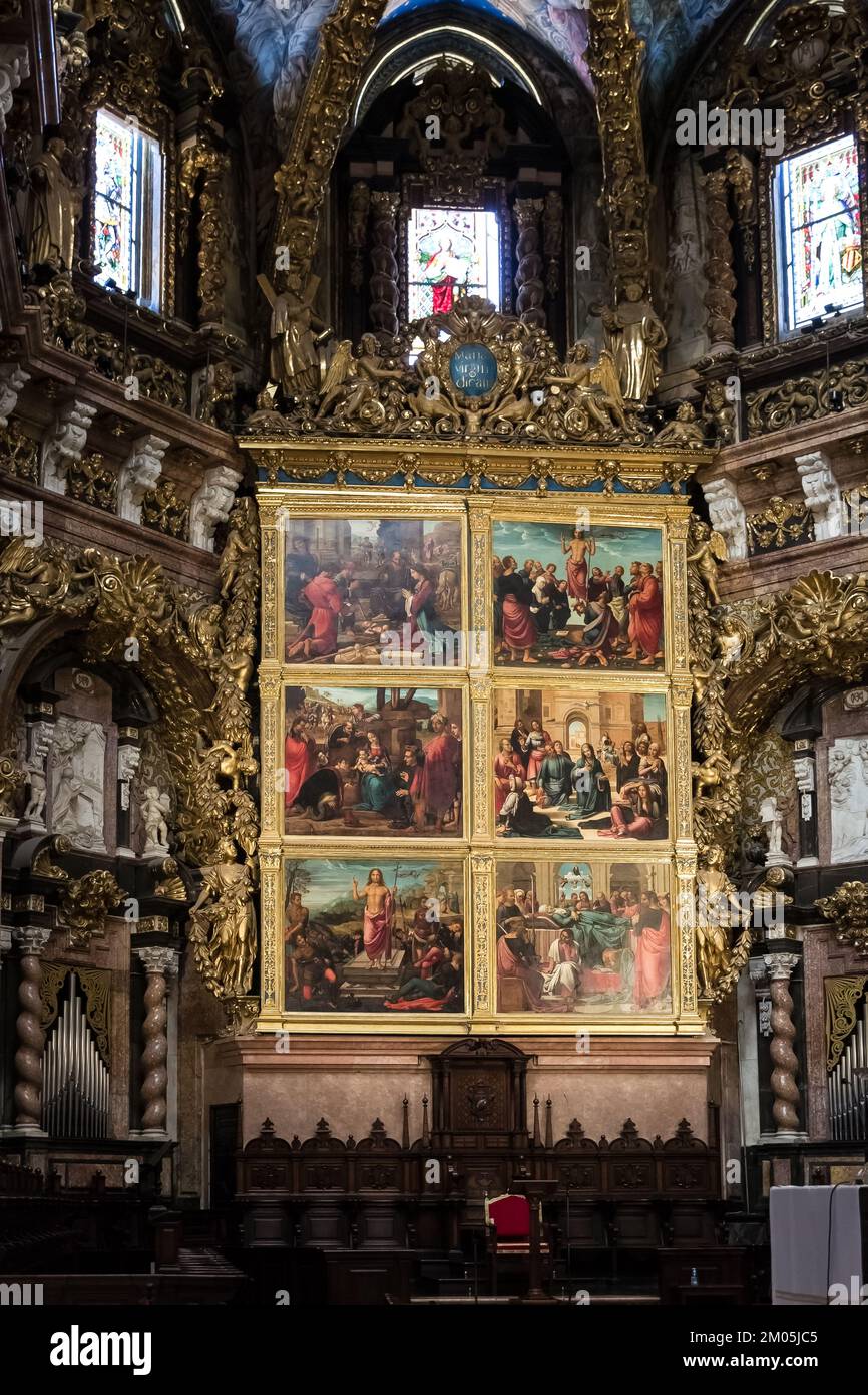 Dettaglio architettonico della Cattedrale di Valencia, conosciuta anche come Cattedrale di Santa Maria, una chiesa cattolica romana nel centro storico della città Foto Stock
