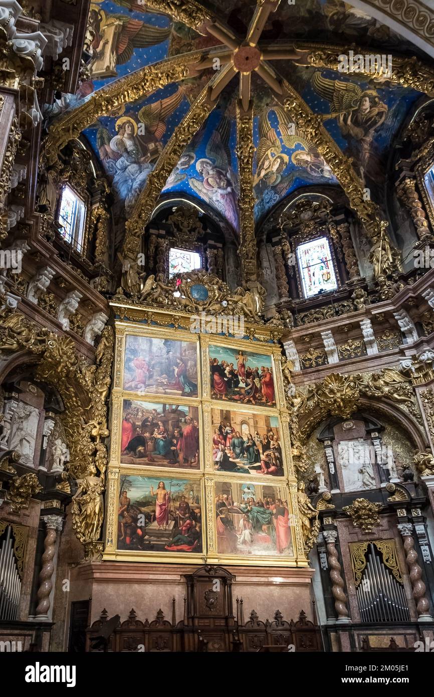 Dettaglio architettonico della Cattedrale di Valencia, conosciuta anche come Cattedrale di Santa Maria, una chiesa cattolica romana nel centro storico della città Foto Stock