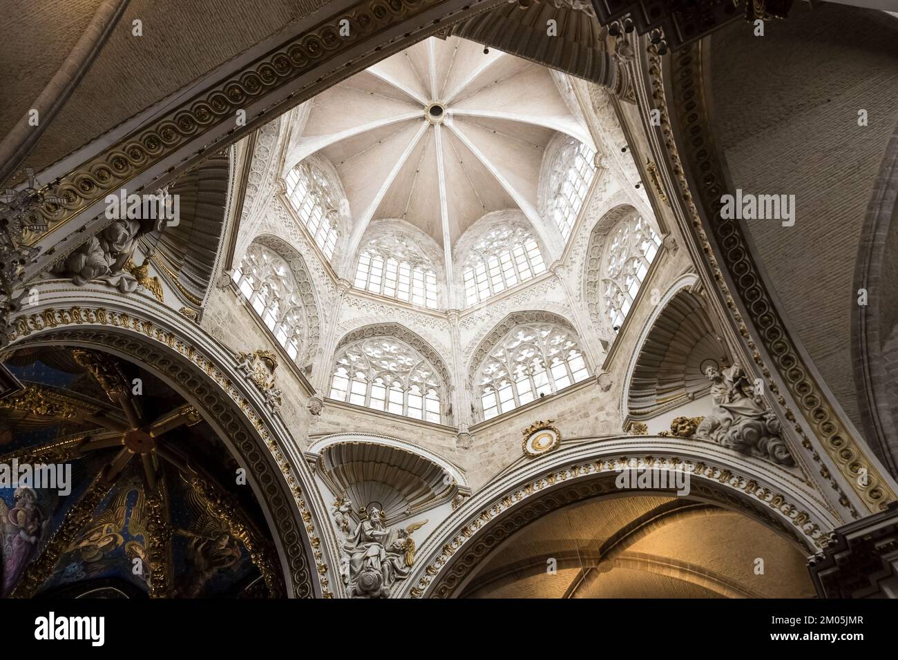 Dettaglio architettonico della Cattedrale di Valencia, conosciuta anche come Cattedrale di Santa Maria, una chiesa cattolica romana nel centro storico della città Foto Stock