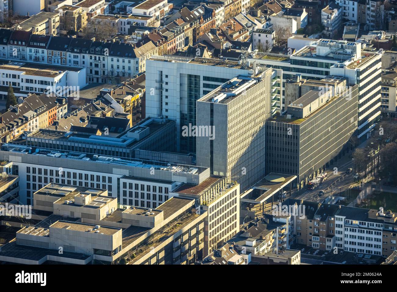 Vista aerea, uffici e edifici commerciali con il Ministero dell'interno dello Stato della Renania settentrionale-Vestfalia a Friedrichstraße a Frie Foto Stock