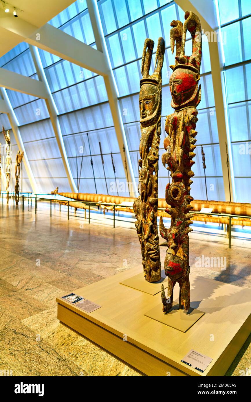 New York. Manhattan. Stati Uniti. Il Metropolitan Museum of Art Arte oceanica Due figure. papa Nuova Guinea Foto Stock