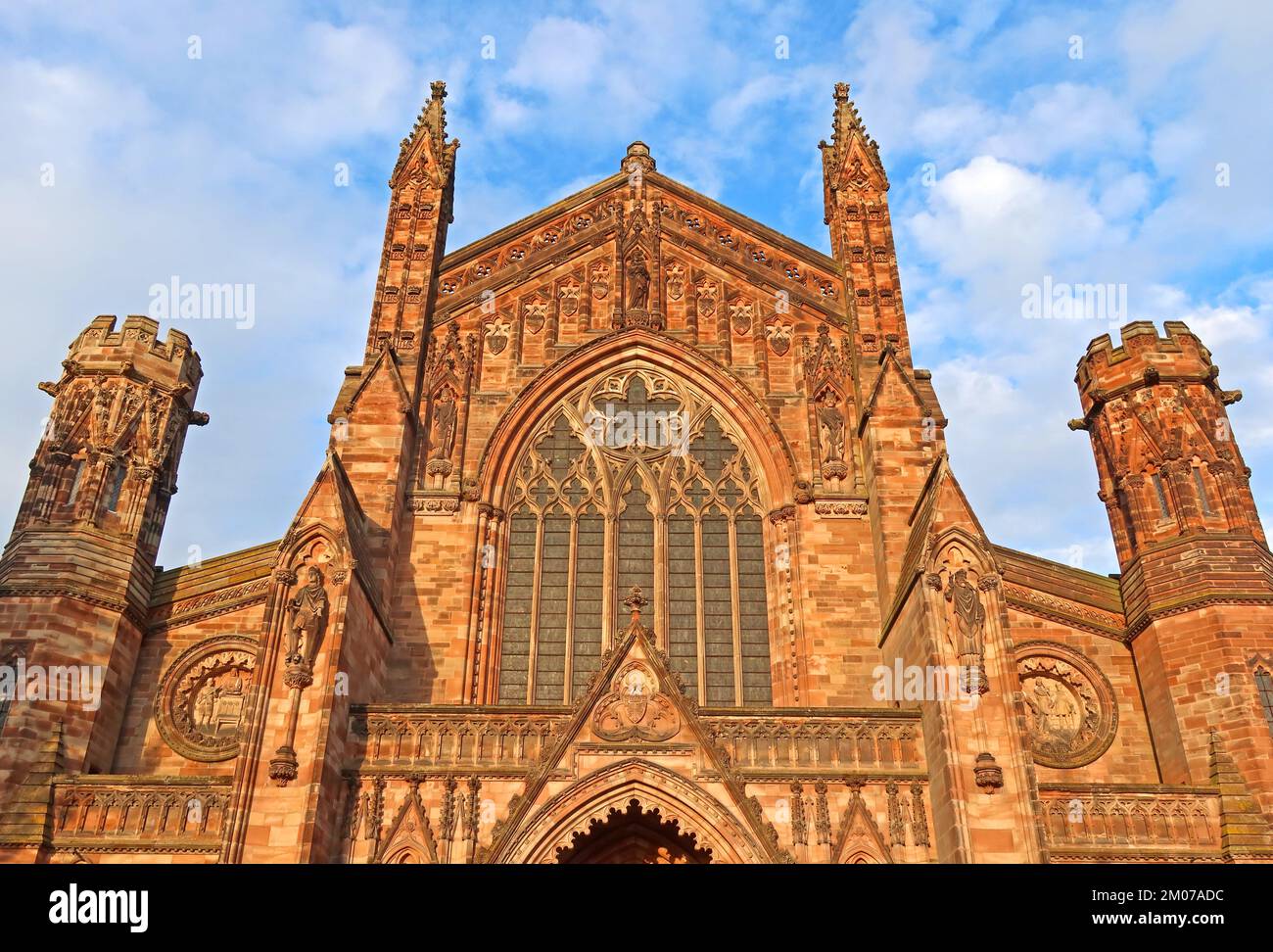 Hereford Cathedral Church at Sunset, 5 College Cloisters, Cathedral Close, Hereford, Herefordshire, INGHILTERRA, REGNO UNITO, HR1 2NG Foto Stock