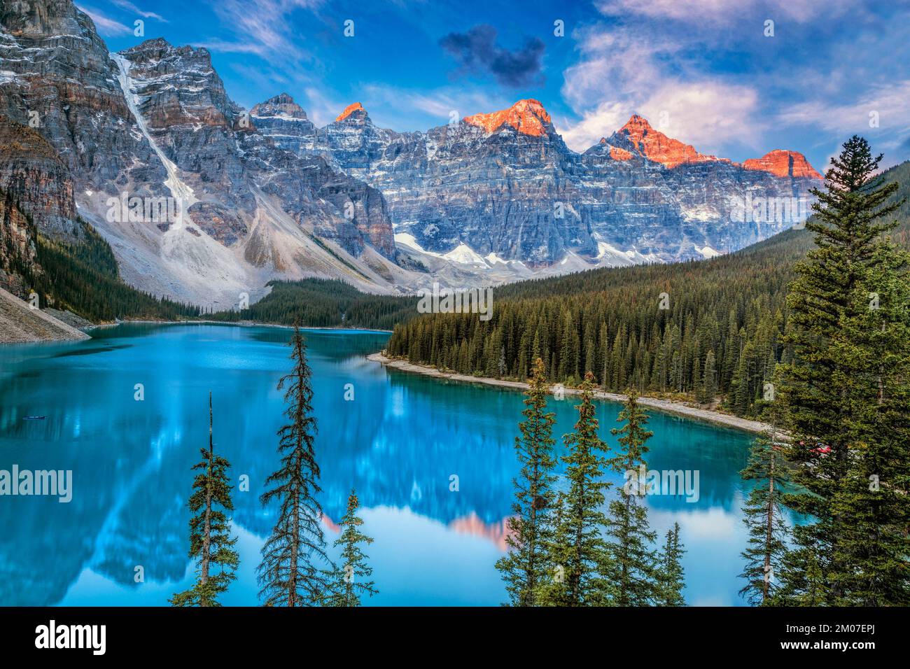 Il Moraine Lake nel Parco Nazionale di Banff Foto Stock