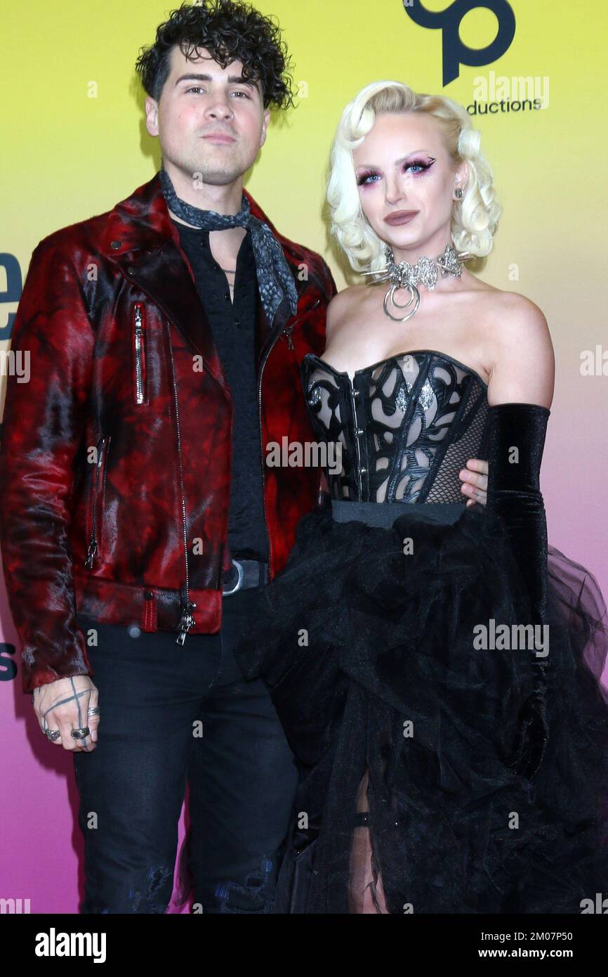 Beverly Hills, California. 4th Dec, 2022. Anthony Padilla, Mykie aka Lauren Mychal in arrivo per 2022 YouTube Streamy Awards, Beverly Hilton Hotel, Beverly Hills, CA 4 dicembre 2022. Credit: Priscilla Grant/Everett Collection/Alamy Live News Foto Stock