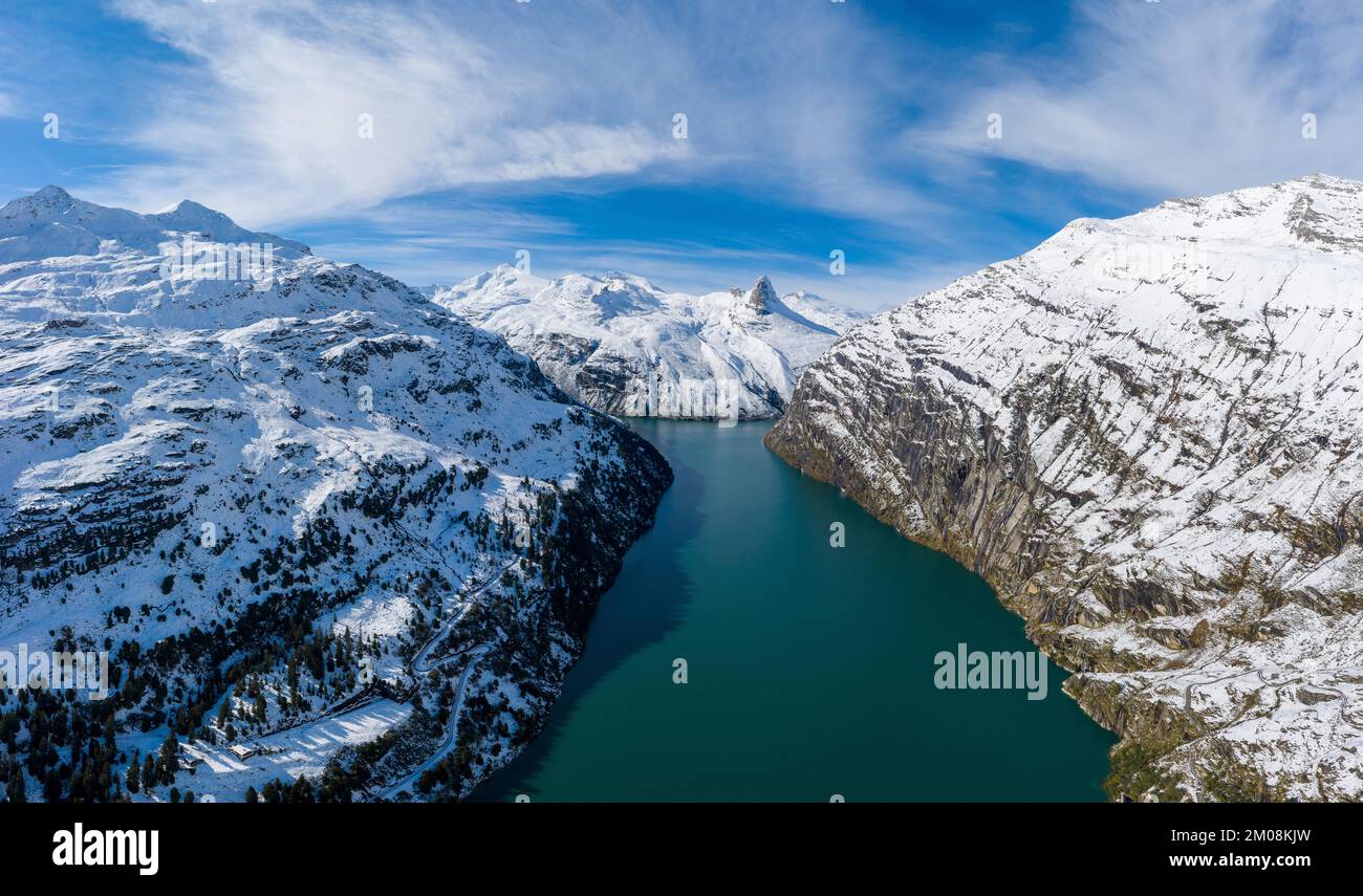 Veduta aerea del bacino di Zervreila con sullo sfondo lo Zervreilahorn, Valsertal, Canton Graubünden, Svizzera, Europa Foto Stock