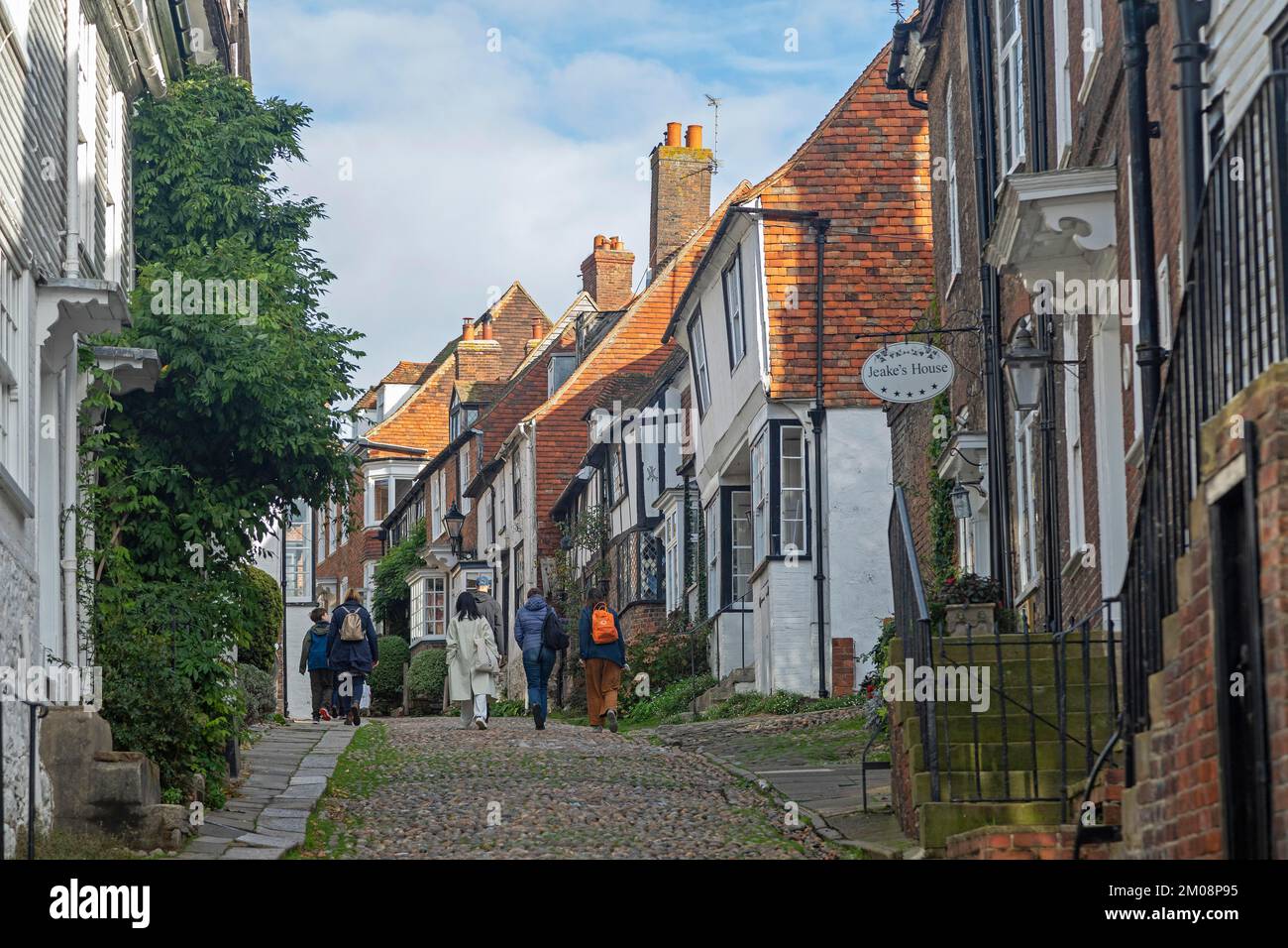 Lastricato Mermaid Street, Rye, East Sussex, Inghilterra, Regno Unito, Europa Foto Stock