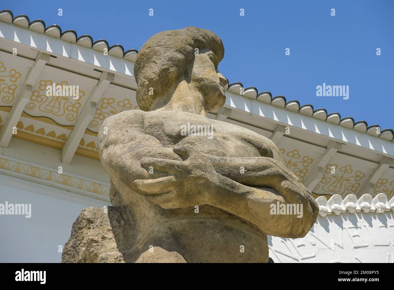 Figur Kraft, Bildhauer Ludwig Habich, Ernst Ludwig-Haus, Museum Künstlerkolonie, Olbrichweg, Mathildenhöhe, Darmstadt, Hessen, Deutschland Foto Stock