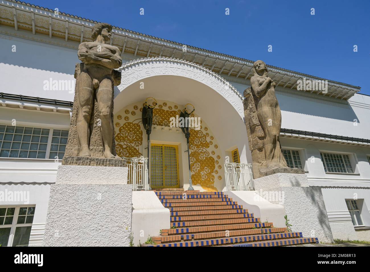 Figuren Kraft und Schönheit, Bildhauer Ludwig Habich, Ernst Ludwig-Haus, Museum Künstlerkolonie, Olbrichweg, Mathildenhöhe, Darmstadt, Hessen, Deutsch Foto Stock