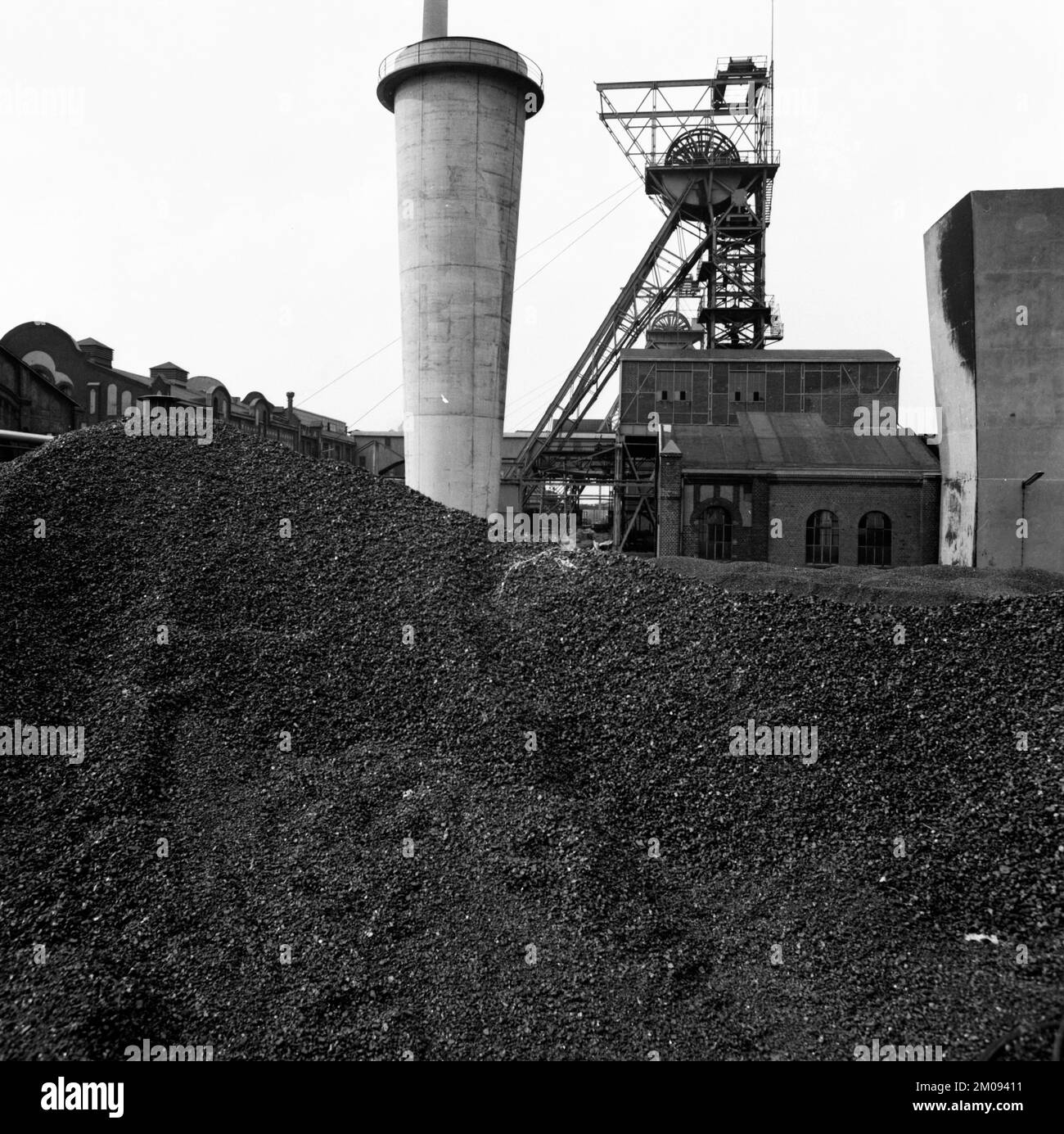 A causa della crisi energetica e mineraria, la regione della Ruhr è stata scossa da dimostrazioni, proteste, discariche di carbone e miniere in disuso dal 1965 al 1970, Germania, Foto Stock