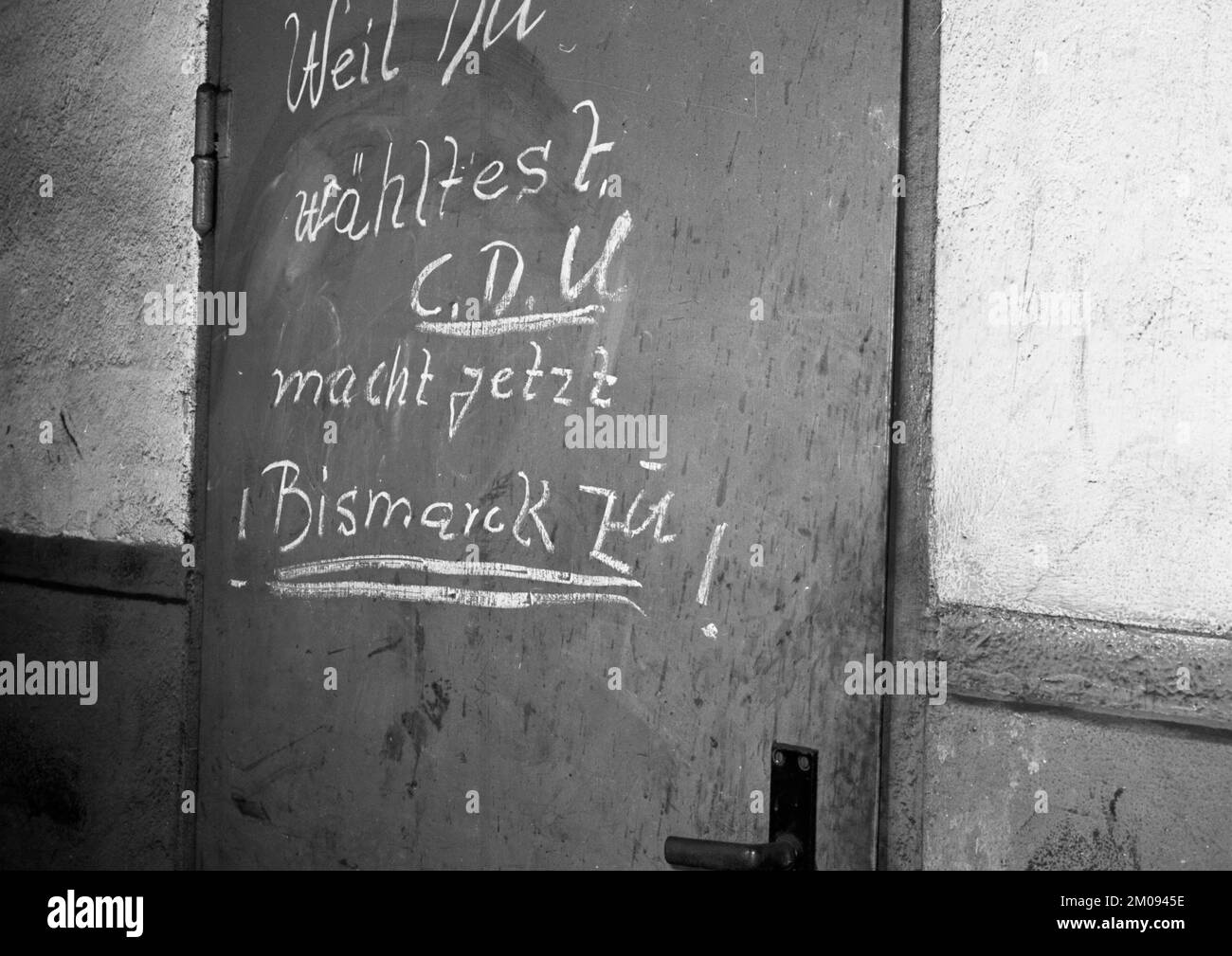 A causa della crisi energetica e mineraria, la regione della Ruhr è stata scossa da dimostrazioni, proteste, discariche di carbone e miniere in disuso dal 1965 al 1970, Germania, Foto Stock