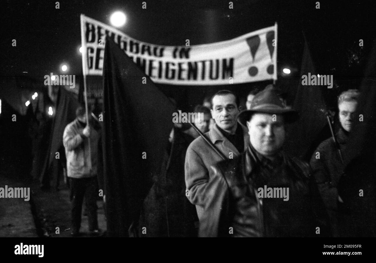 I minatori e i dipendenti della colleria Möller-Rheinbaben di Bottrop e Gladbeck dimostrarono nel 1967 per la conservazione dei loro lavori, ma senza avai Foto Stock