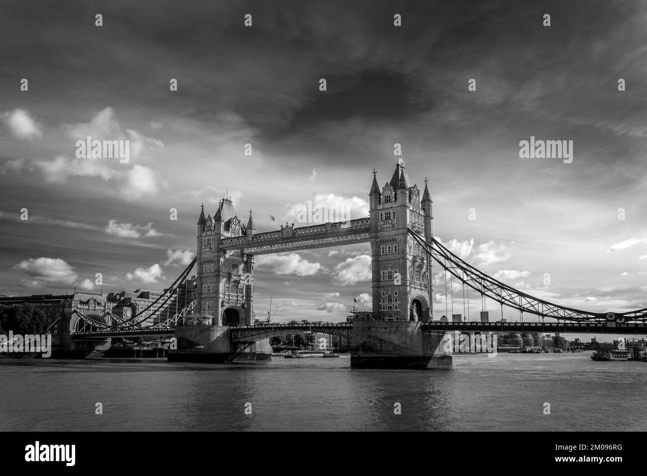 Il Tower Bridge e il Tamigi a Londra, Regno Unito Foto Stock