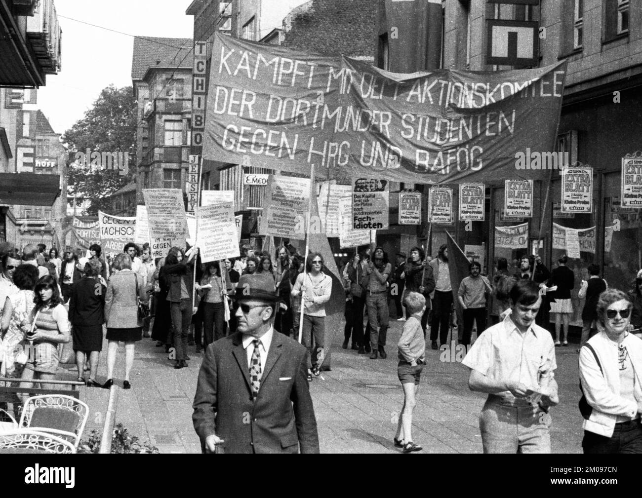 Il 24 giugno 1971, più di 2, 000 studenti dell'Università di Dortmund hanno protestato contro un peggioramento della loro situazione a causa dell'istruzione superiore Foto Stock