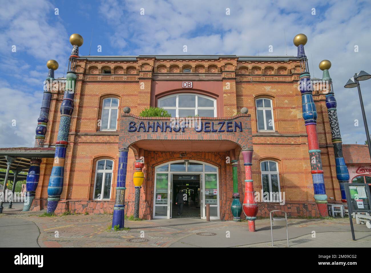 Hundertwasser-Bahnhof, Uelzen, Niedersachsen, Deutschland Foto Stock