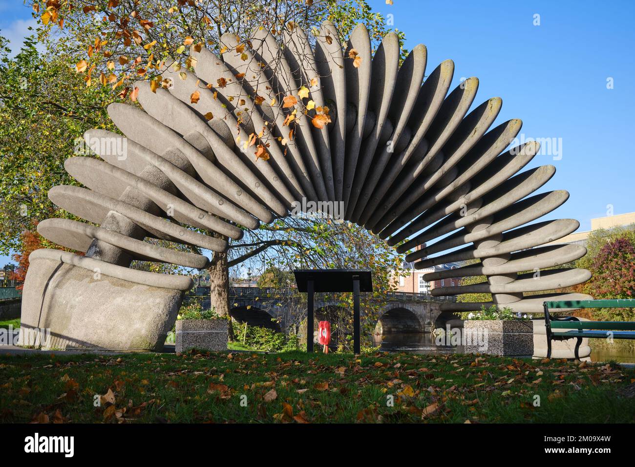 Scultura Quantum Leap, Shrewsbury, che commemora il bicentenario di Charles Darwin Foto Stock