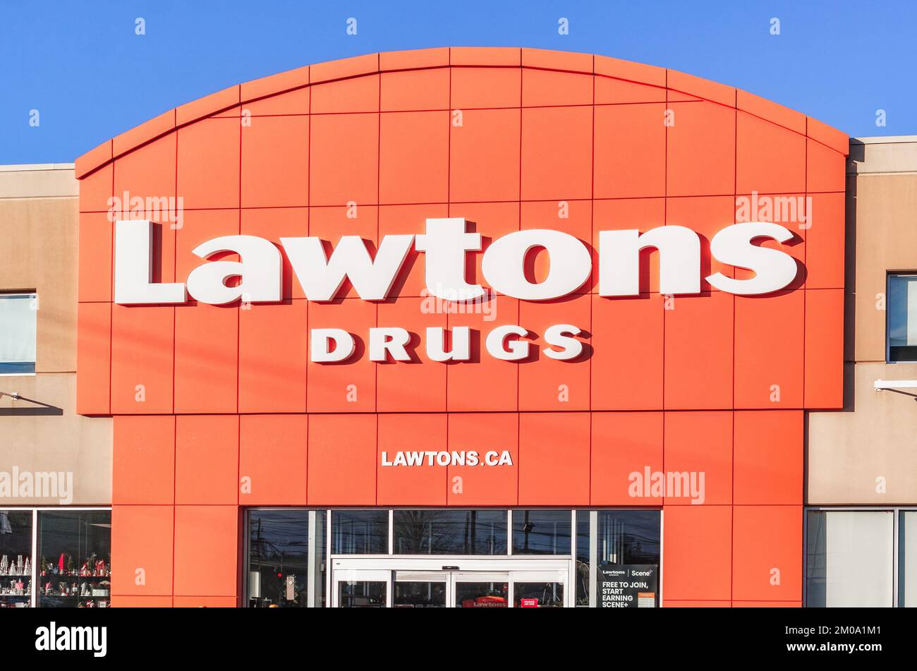 Truro, Canada - 4 dicembre 2022: Lawtons è una catena canadese di negozi di droga di proprietà di Sobeys e ha oltre 67 sedi in tutto il Canada Atlantico. Foto Stock