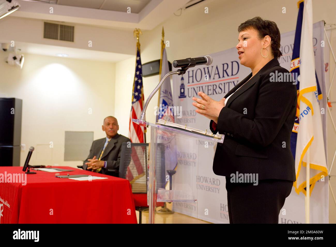 Ufficio dell'Amministratore (Lisa P. Jackson) - Agenzia per la protezione ambientale (EPA) e National Aeronautics and Space Administration (NASA) Memorandum of Undertanding (MOU) presso la Howard University Middle School of Mathematics and Science , Agenzia per la protezione ambientale Foto Stock