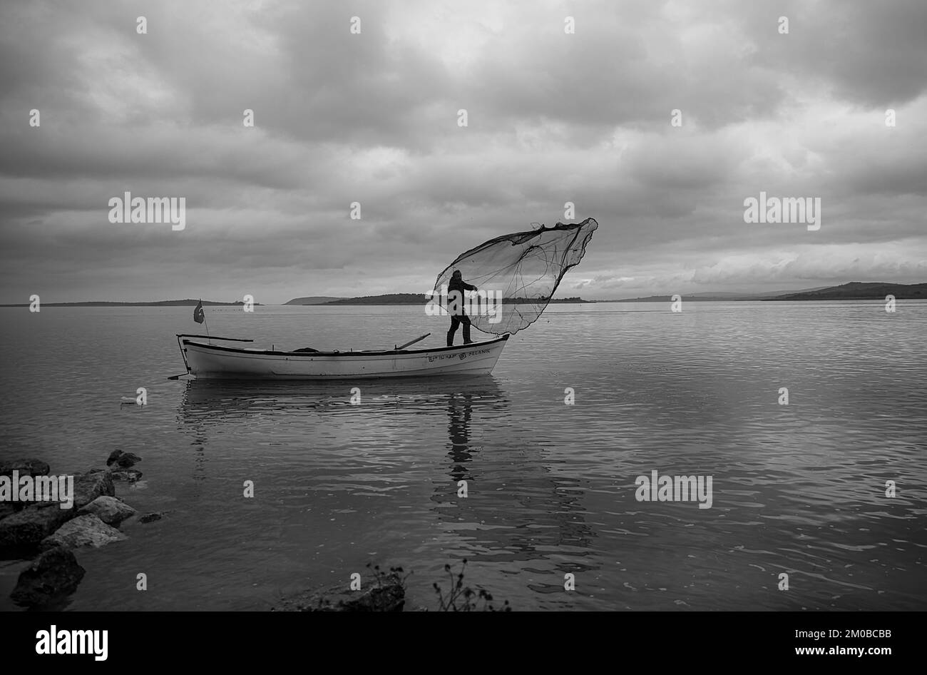 12,03,2022,Bursa,Turchia,nel villaggio di Golyazi, la pesca è fatta gettando reti e canne da pesca. Foto Stock