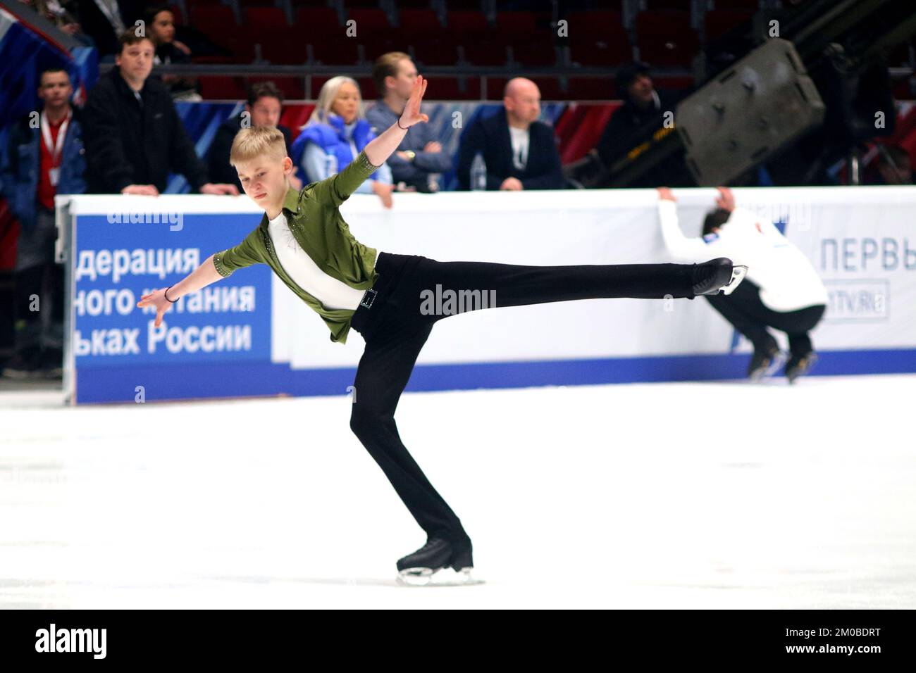 San Pietroburgo, Russia. 04th Dec, 2022. Nikita Sarnovsky si esibisce durante i Campionati Russian Figure Skating del 2022 al Palazzo dello Sport di Yubileyny. Credit: SOPA Images Limited/Alamy Live News Foto Stock