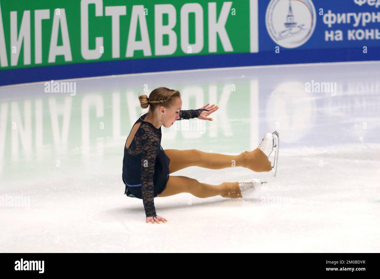 San Pietroburgo, Russia. 04th Dec, 2022. Alisa Dvoeglazova si esibisce durante i Campionati Russian Figure Skating del 2022 al Palazzo dello Sport di Yubileyny. Credit: SOPA Images Limited/Alamy Live News Foto Stock