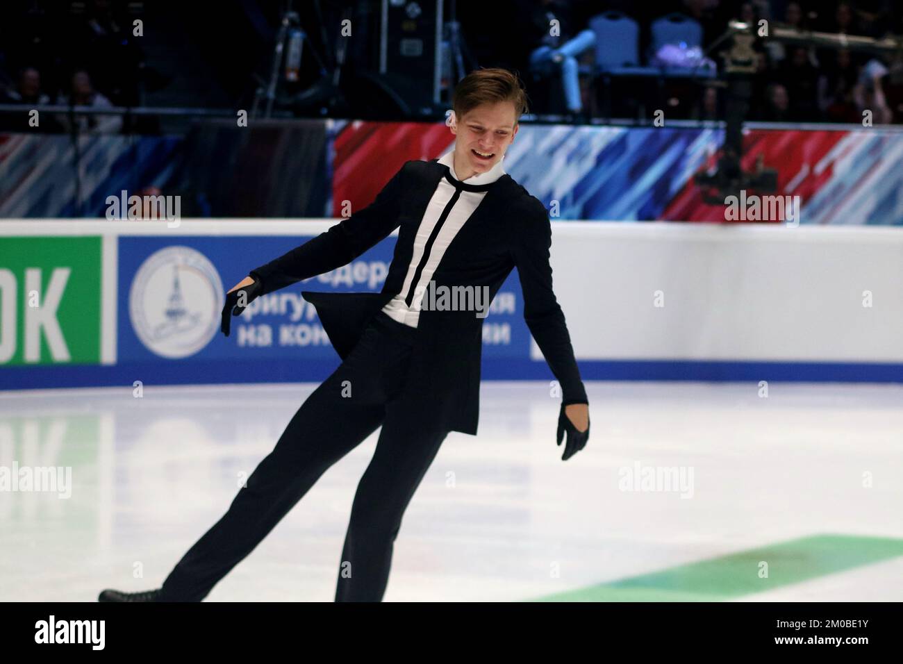 San Pietroburgo, Russia. 04th Dec, 2022. Evgeni Semenenenko si esibisce durante i Campionati Russian Figure Skating del 2022 al Palazzo dello Sport di Yubileyny. (Foto di Konstantinov/SOPA Images/Sipa USA) Credit: Sipa USA/Alamy Live News Foto Stock