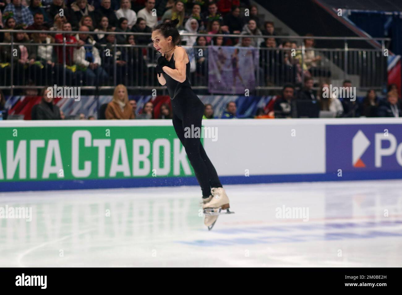 San Pietroburgo, Russia. 04th Dec, 2022. Elizaveta Tuktamysheva si esibisce durante i Campionati Russian Figure Skating del 2022 al Palazzo dello Sport di Yubileyny. (Foto di Konstantinov/SOPA Images/Sipa USA) Credit: Sipa USA/Alamy Live News Foto Stock