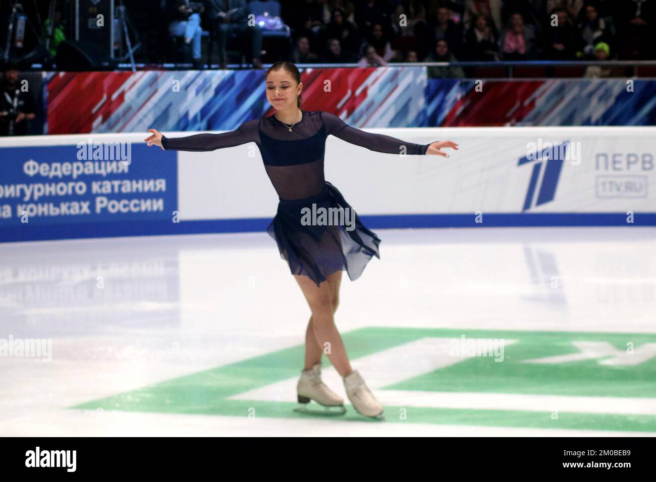 San Pietroburgo, Russia. 04th Dec, 2022. Sofia Samodelkina si esibisce durante i Campionati Russian Figure Skating del 2022 al Palazzo dello Sport di Yubileyny. (Foto di Konstantinov/SOPA Images/Sipa USA) Credit: Sipa USA/Alamy Live News Foto Stock