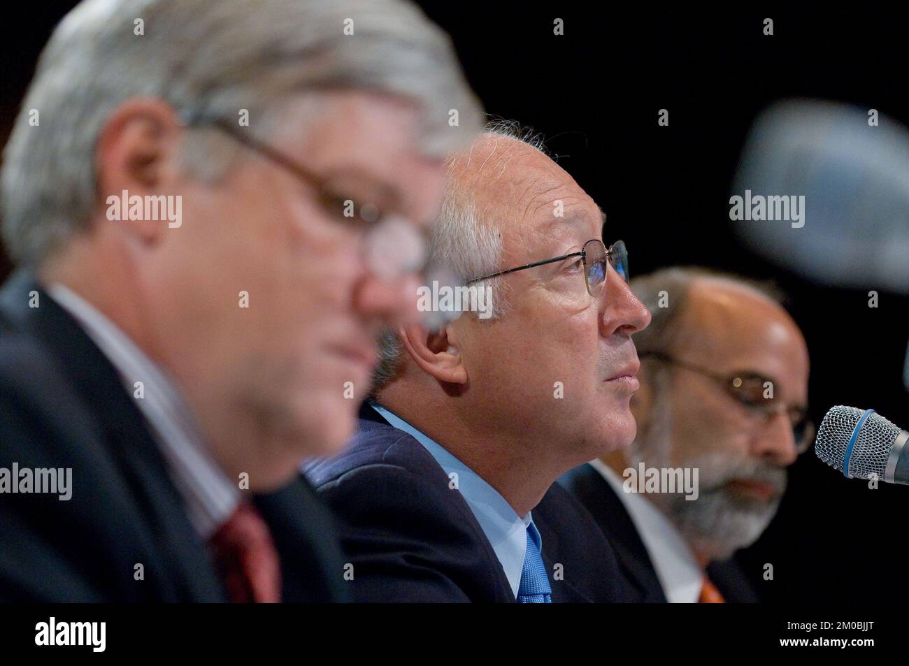 Ufficio dell'Amministratore (Lisa P. Jackson) - la testimonianza di Lisa Jackson davanti alla Commissione Nazionale sulla BP Deepwater Horizon Oil Spill and Offshore Drilling. Commissione per le fuoriuscite di petrolio (OSC) , Agenzia per la protezione dell'ambiente Foto Stock