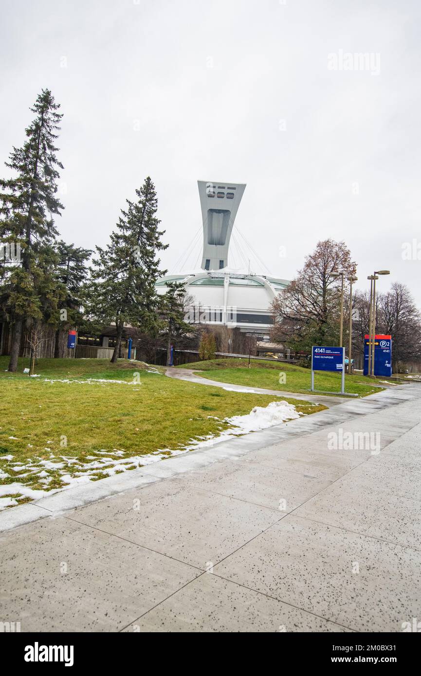 Torre e tetto apribile allo Stadio Olimpico di Montreal, Quebec, Canada Foto Stock