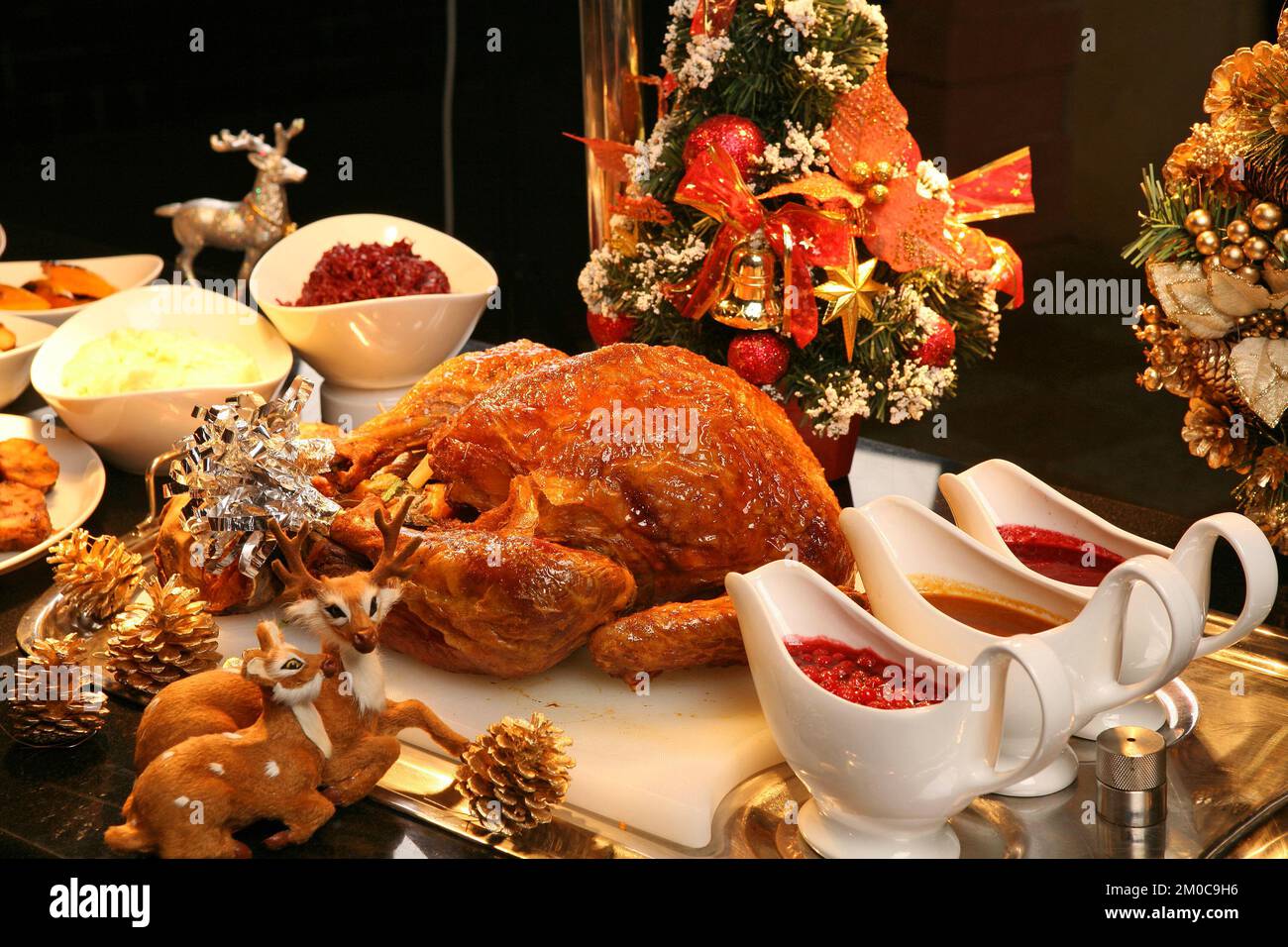 Sontuoso esempio di cena di Natale al tacchino arrosto Foto Stock