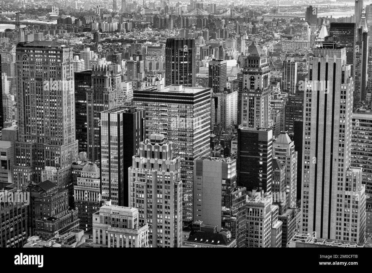 Vedute aeree del Midtown West e del quartiere dei teatri. Manhattan, New York, Stati Uniti Foto Stock