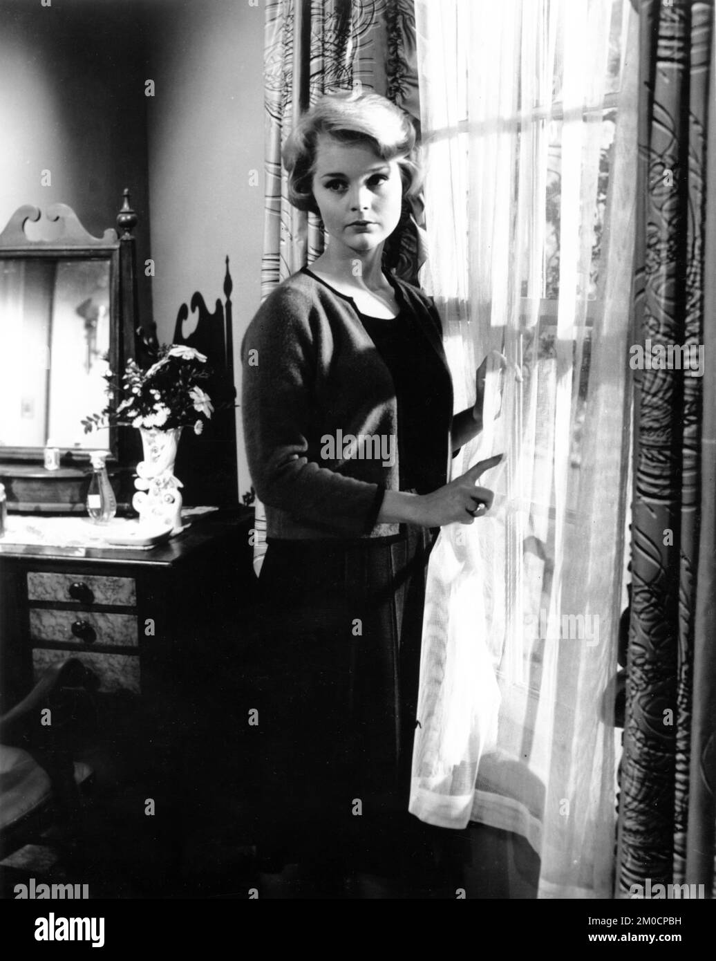 CAROL LYNLEY IN CAMBIO DI PEYTON PLACE 1961 regista JOSE FERRER romanzo Grace Metalious musica Franz Waxman costume design Don Feld aka Donfeld associato produttore Curtis Harrington Jerry Wald Productions / Twentieth Century Fox Foto Stock