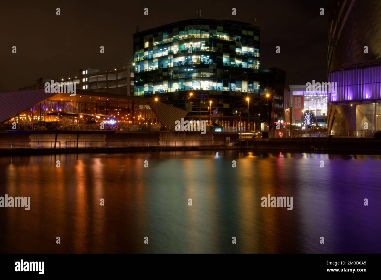 Vista notturna di Salford Quays (North Bay) Foto Stock