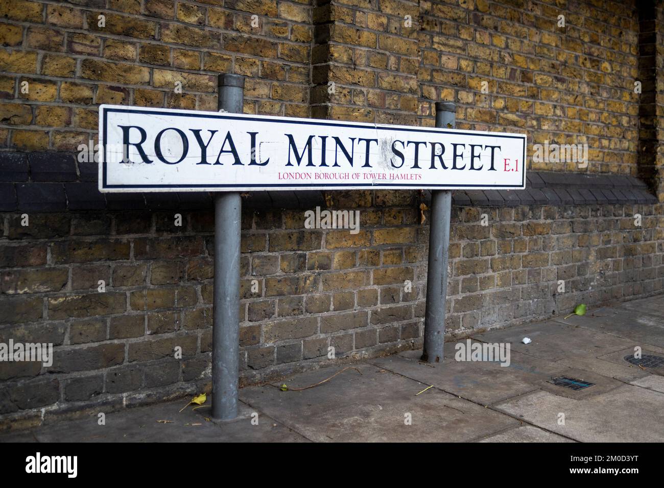 Royal Mint Street, insieme a Royal Mint Court, ha venduto alla Repubblica popolare Cinese per la sua nuova ambasciata di Londra. Tower Hamlets Foto Stock