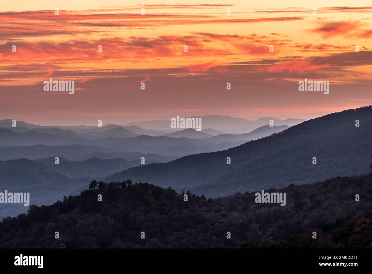 Sunset, Foothills Parkway, Great Smoky Mountains National Park, TN, USA, fine ottobre, di Dominique Braud/Dembinsky Photo Assoc Foto Stock