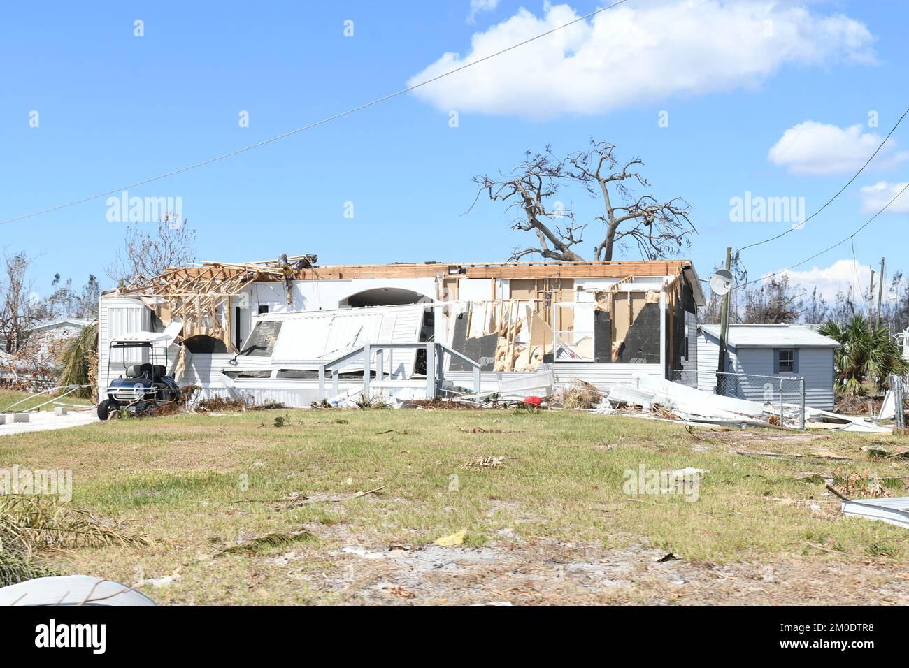 Pine Island, FL, USA--10/04/2022--Case sono danneggiate a causa dell'uragano Ian. Jocelyn Augustino/FEMA Foto Stock