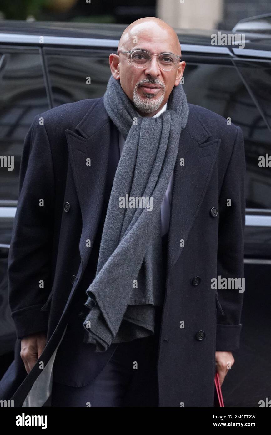 Ministro senza portafoglio Nadhim Zahawi in arrivo a Downing Street, Londra, prima di una riunione del Gabinetto. Data immagine: Martedì 6 dicembre 2022. Foto Stock