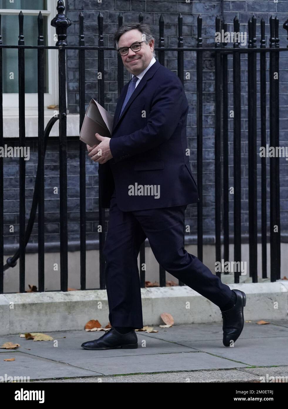 Il Paymaster generale Jeremy Quin arriva a Downing Street, Londra, prima di una riunione del Gabinetto. Data immagine: Martedì 6 dicembre 2022. Foto Stock