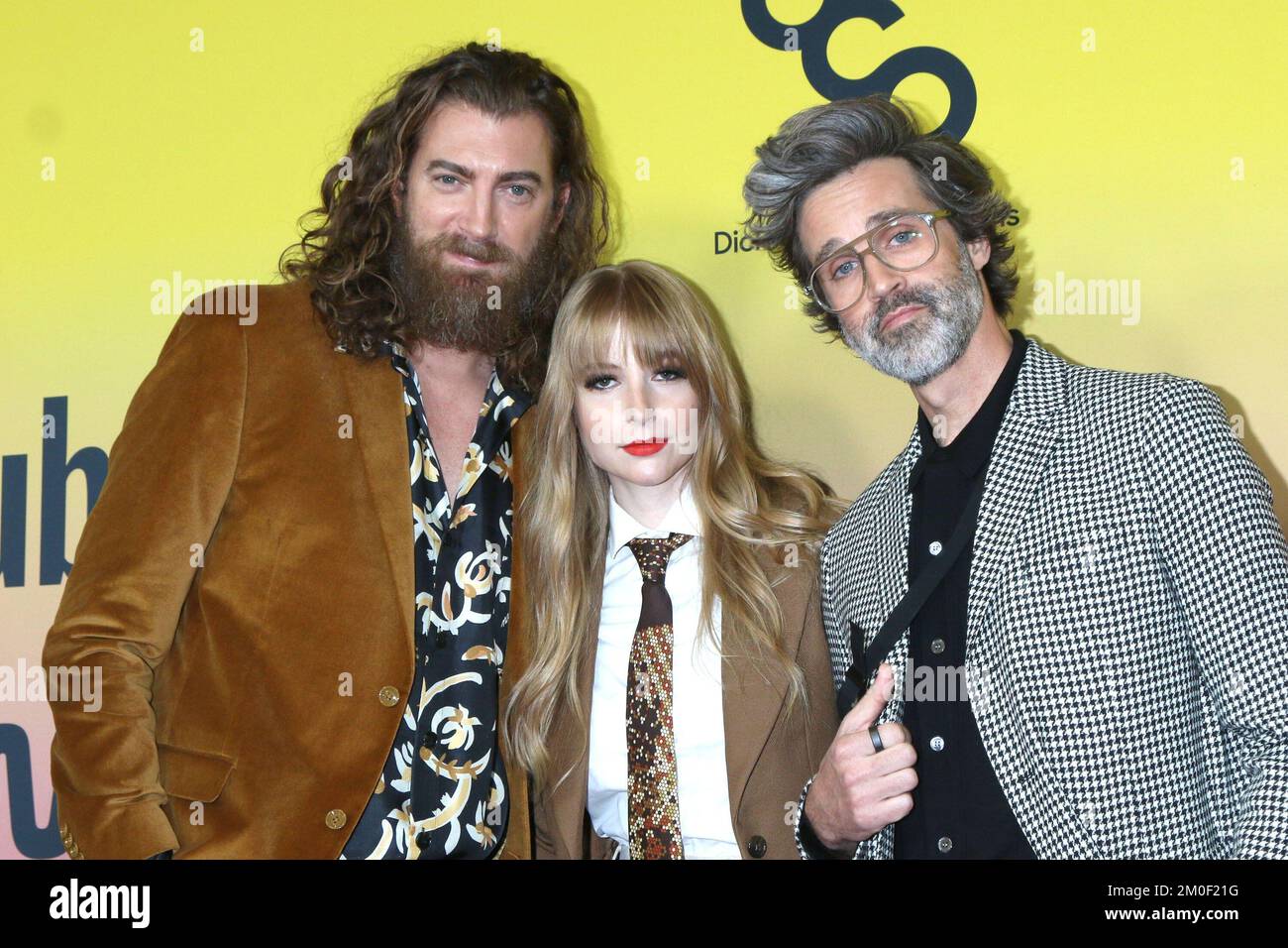 Beverly Hills, California. 4th Dec, 2022. Rhett McLaughlin, Stevie Levine, link Neal at Arrives for 2022 YouTube Streamy Awards - Part 2, Beverly Hilton Hotel, Beverly Hills, CA 4 dicembre 2022. Credit: Priscilla Grant/Everett Collection/Alamy Live News Foto Stock