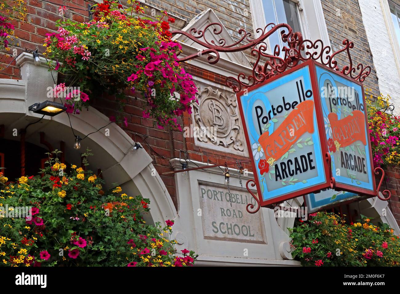 Lantern Light at Portobello Garden Arcade, 269b Portobello Rd, Notting Hill, RBKC, Londra, INGHILTERRA, REGNO UNITO, W11 1LR Foto Stock