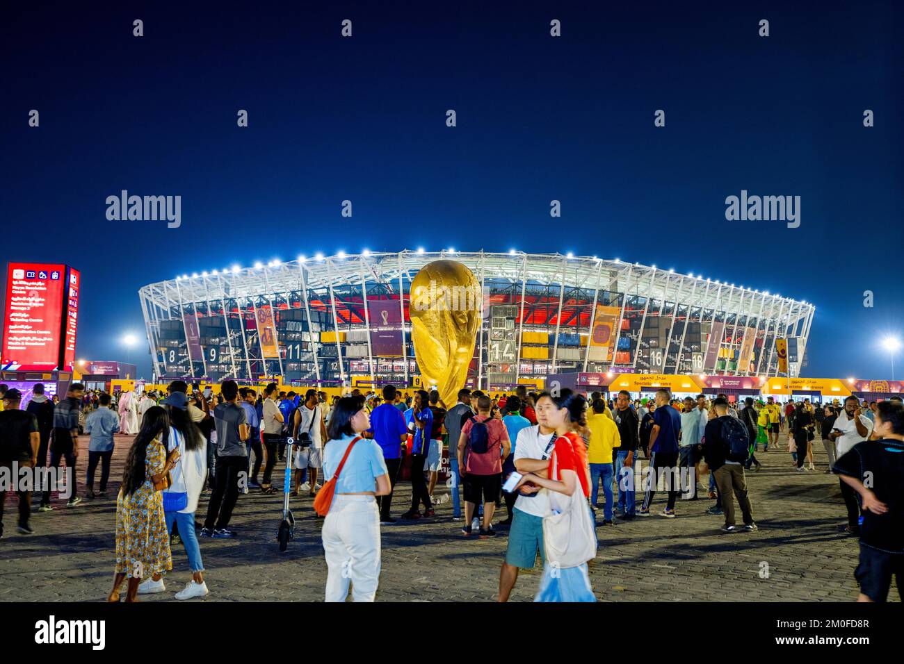 Brasiliano, sudcoreano tifosi di calcio in qatar 2022 Coppa del mondo 05-12-2022-Doha Qatar Foto Stock
